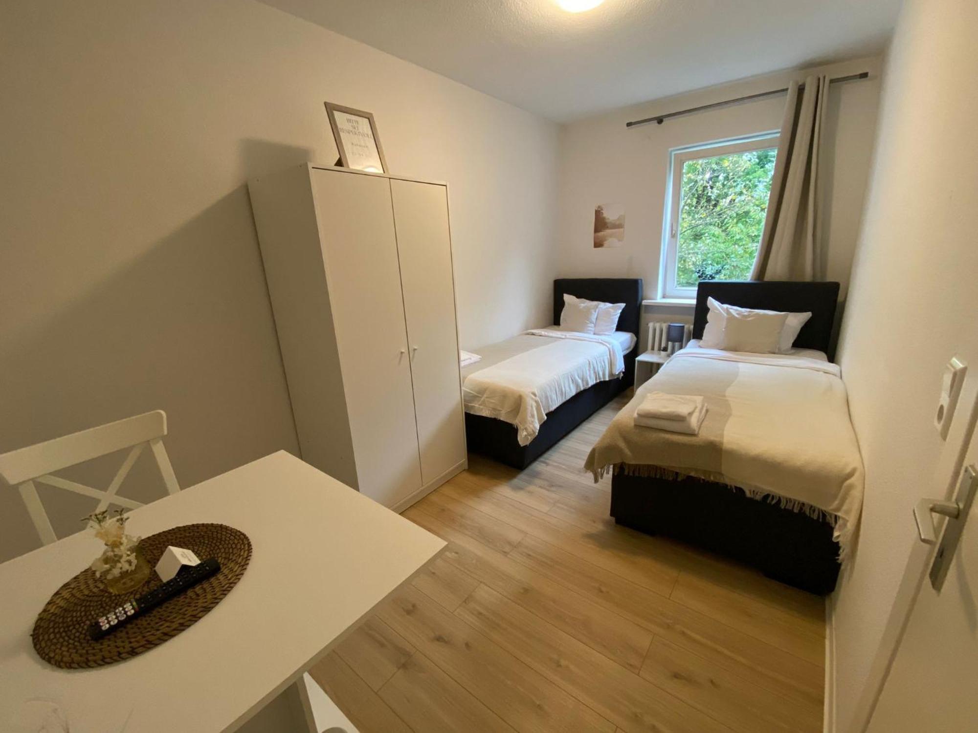 Zentrale 3-Zimmer Wohnung Mit Balkon - Perfekt Fuer Monteure Und Familien Neumünster Exterior foto