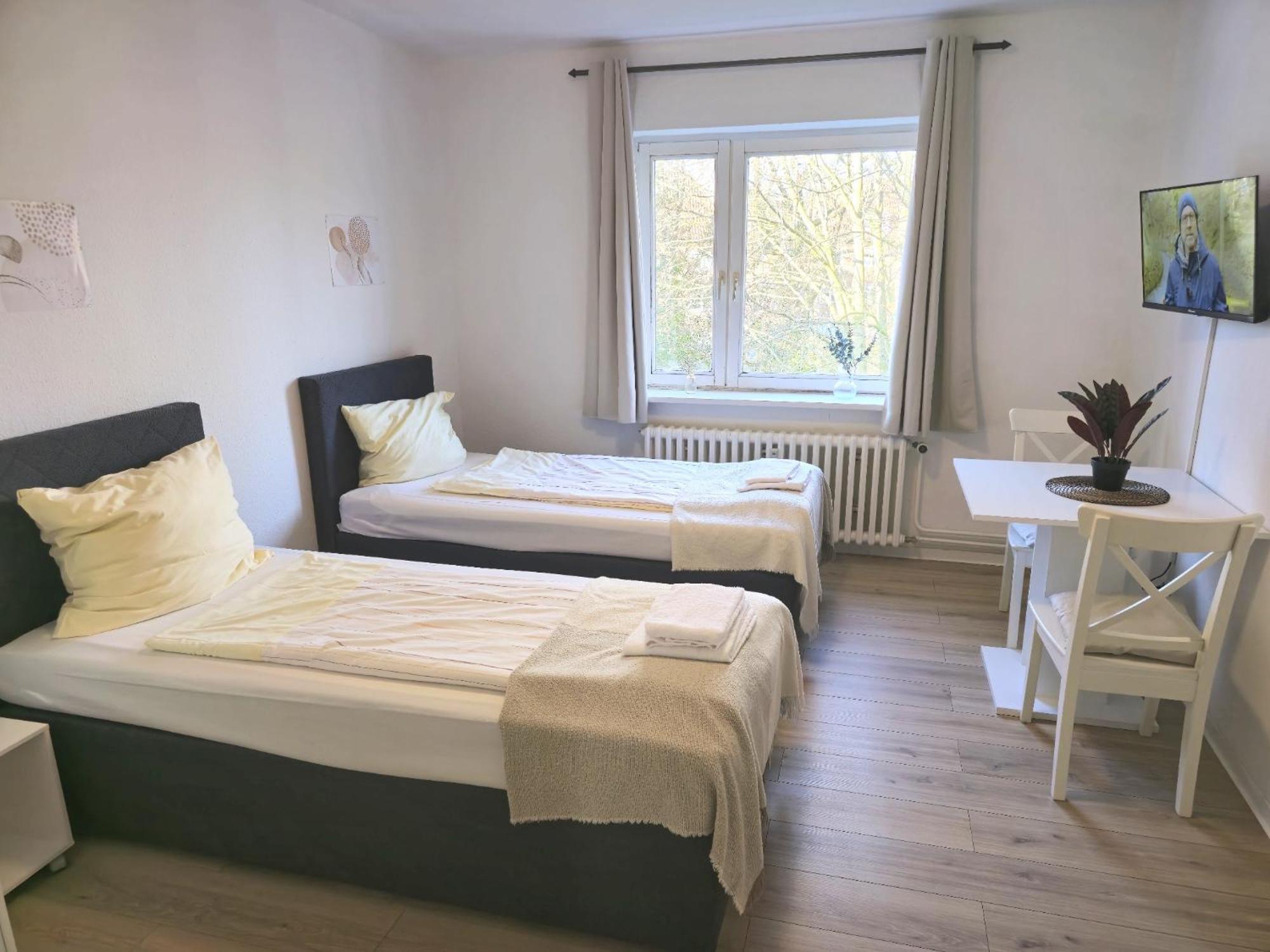 Zentrale 3-Zimmer Wohnung Mit Balkon - Perfekt Fuer Monteure Und Familien Neumünster Exterior foto